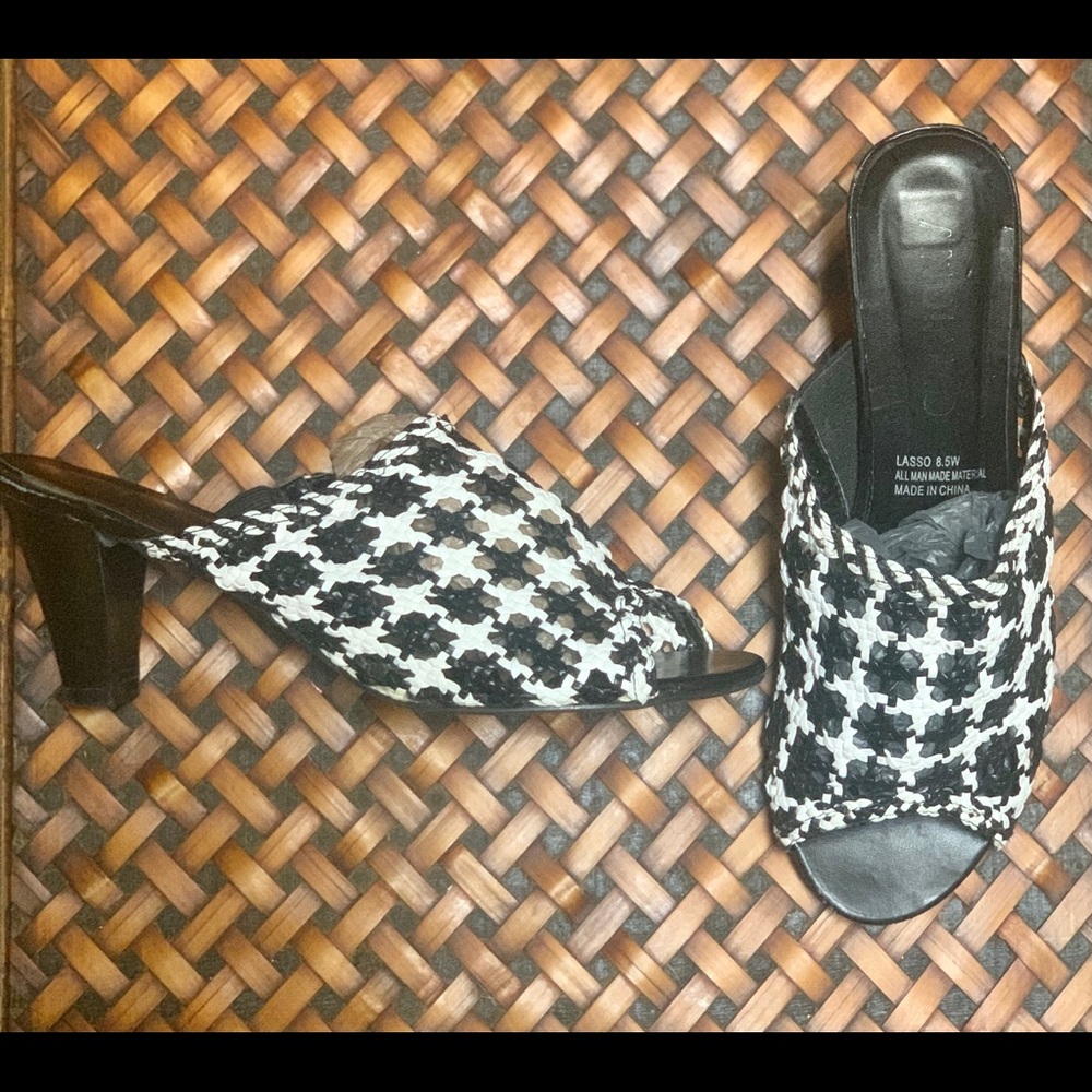 Women’s open toe mule